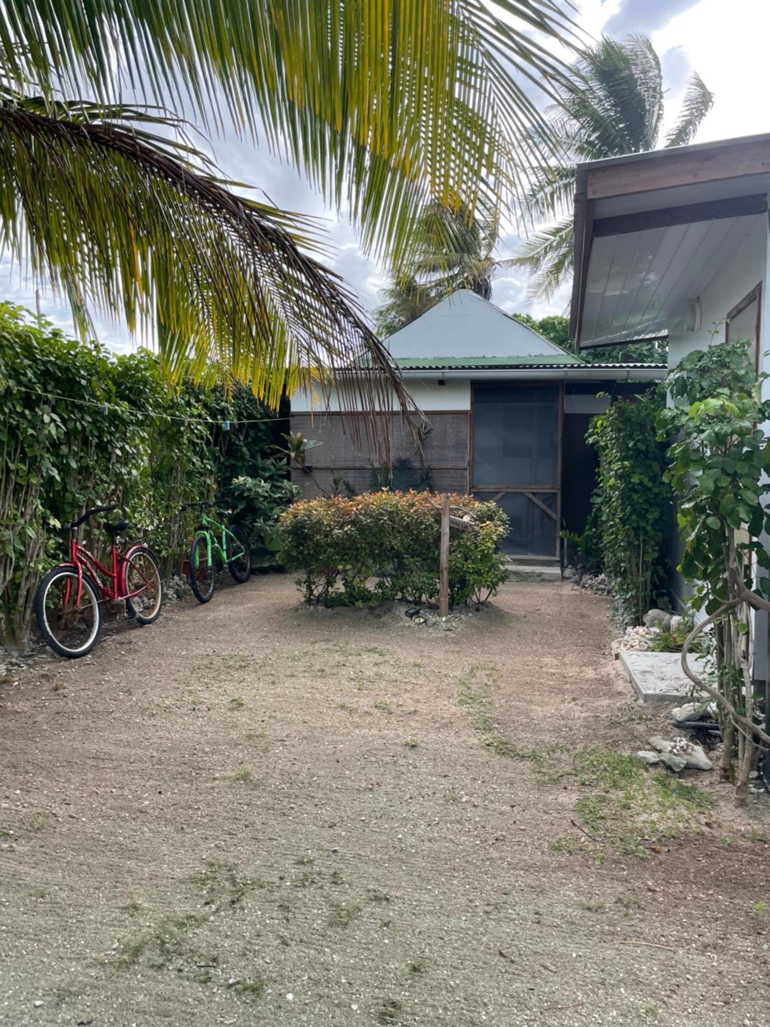 Poe Guesthouse Rangiroa 外观 照片